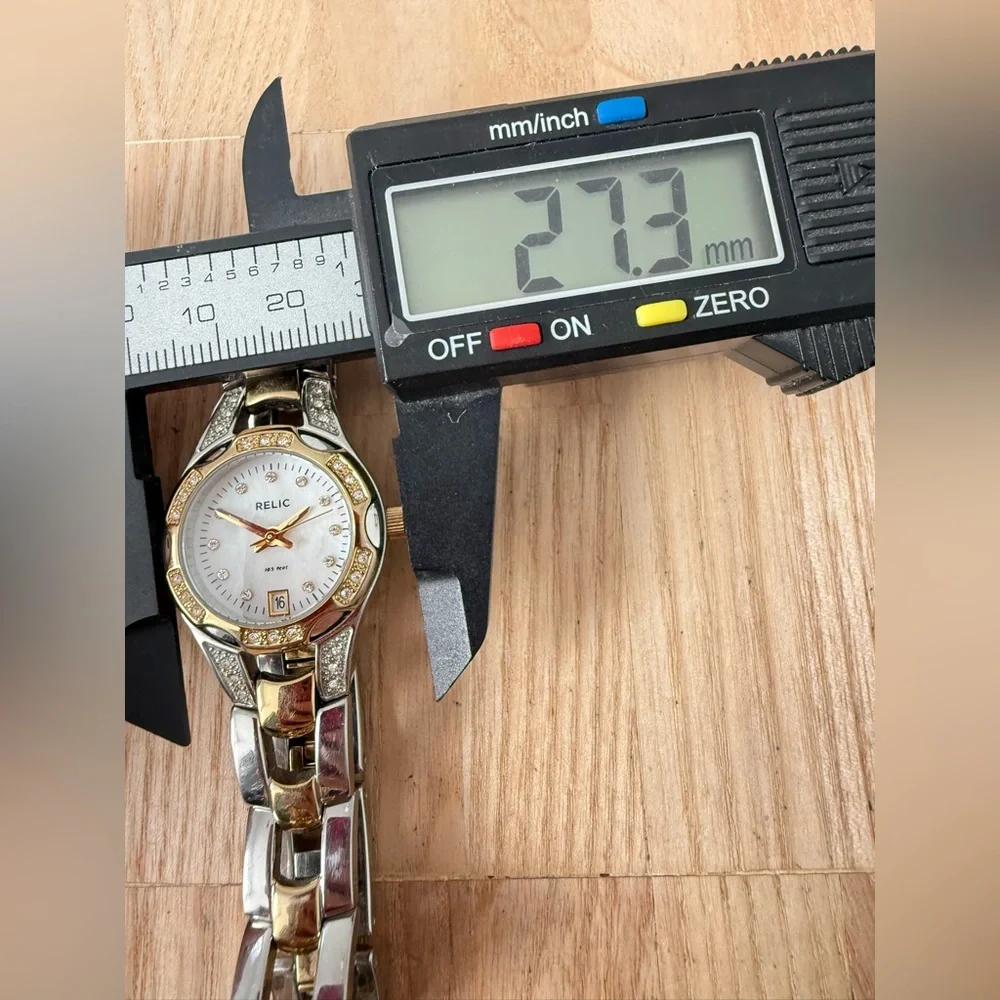 Relic ladies gold tone silver tone classic watch NEW BATTERY